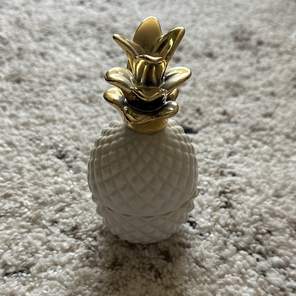 Pineapple trinket jar/decor